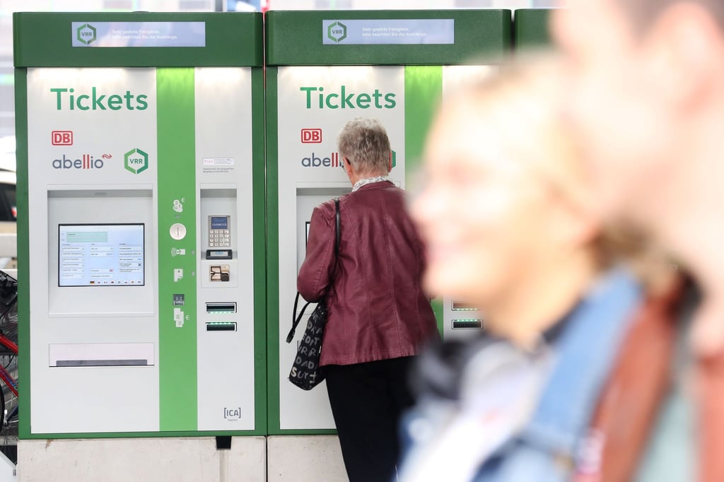 Verkehrsverbünde VRR und VRS erhöhen Preise kräftig