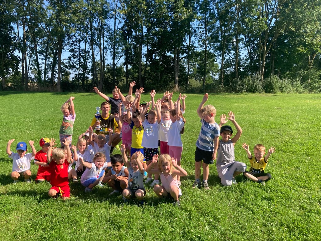VfB Salzkotten lädt Kindergartenkinder auf den Fußballplatz ein