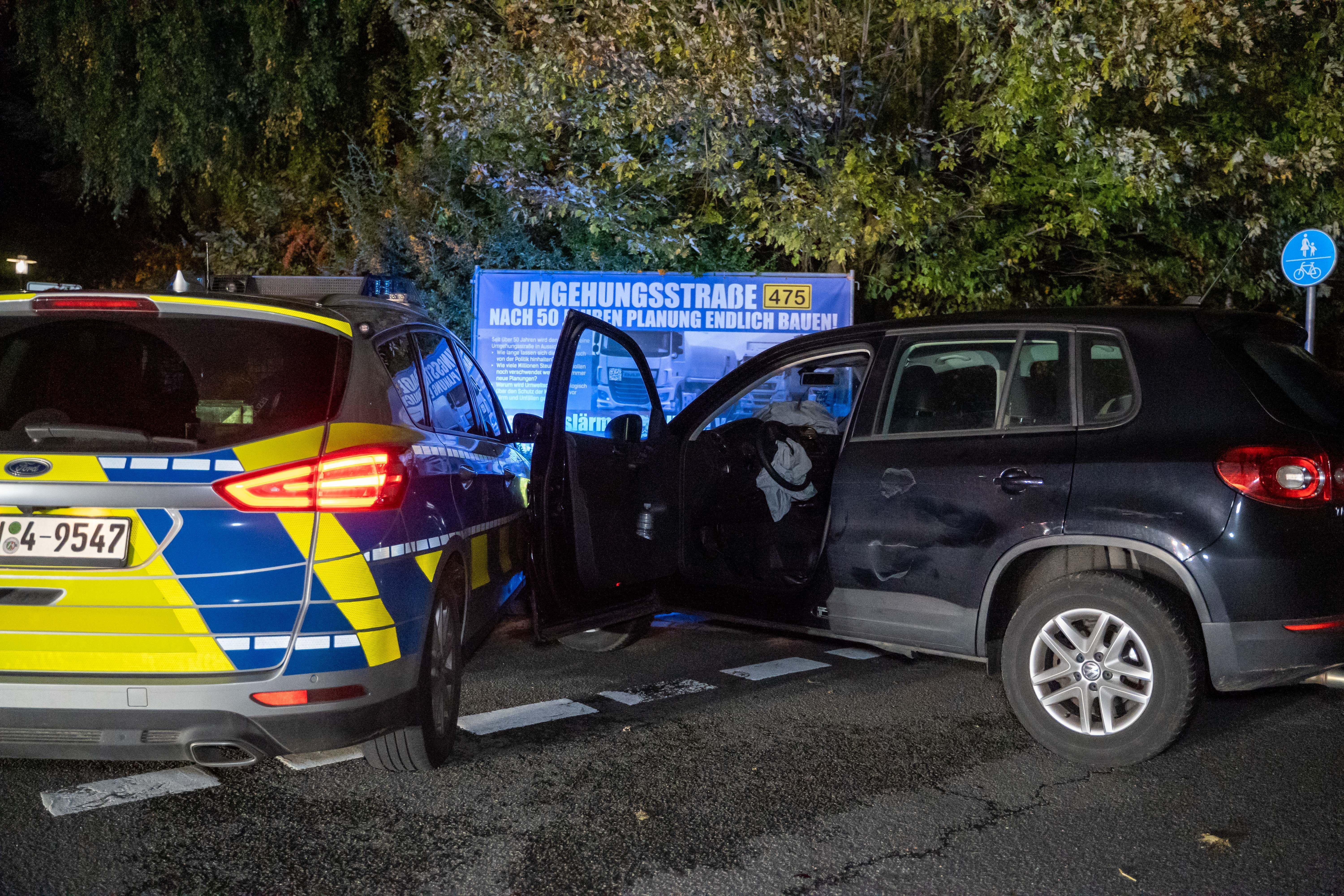 Beckum: Autofahrer Flüchtet Vor Polizei Und Kollidiert Mit Streifenwagen