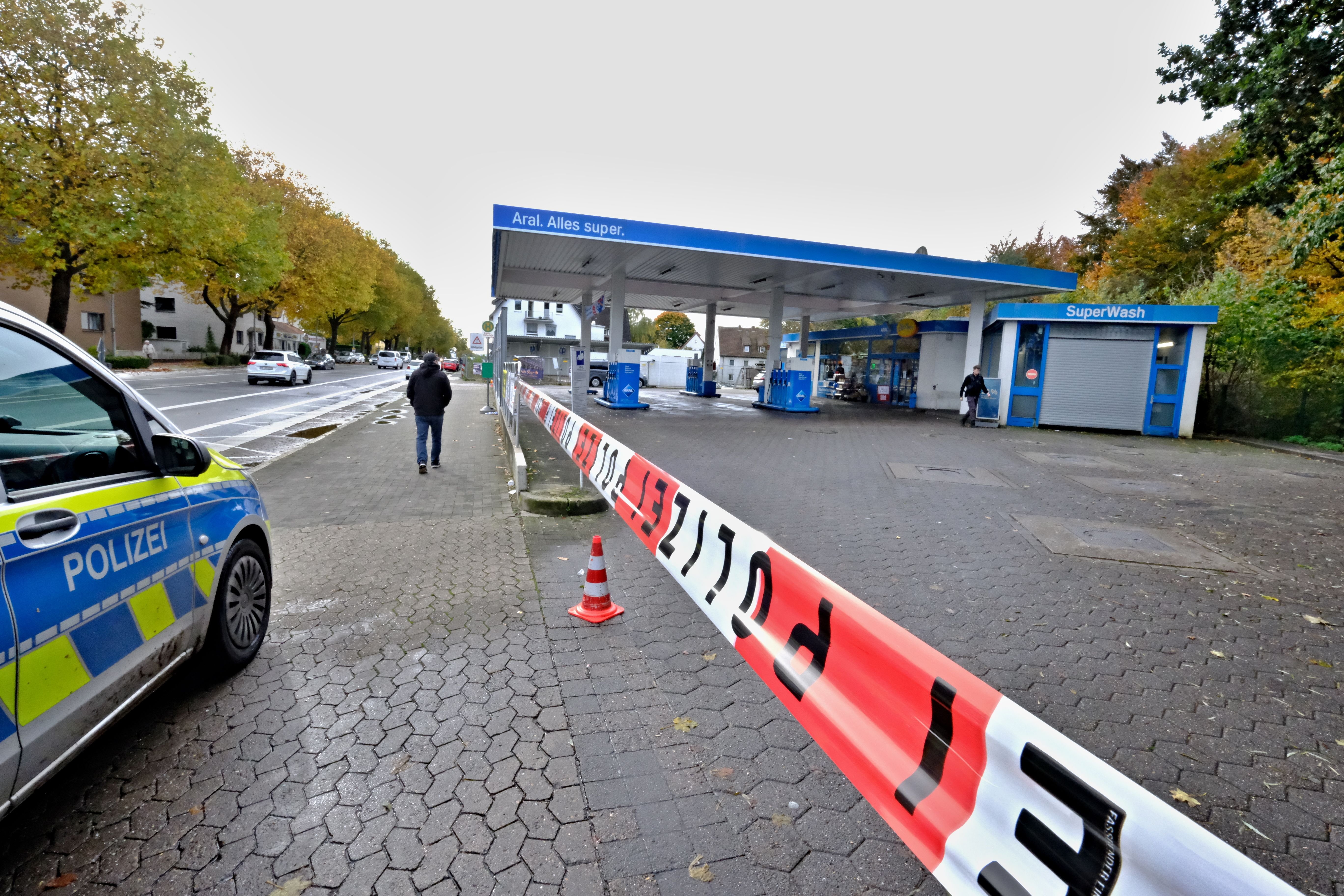 Herford: Polizei Fahndet Nach Bewaffnetem Tankstellen-Räuber