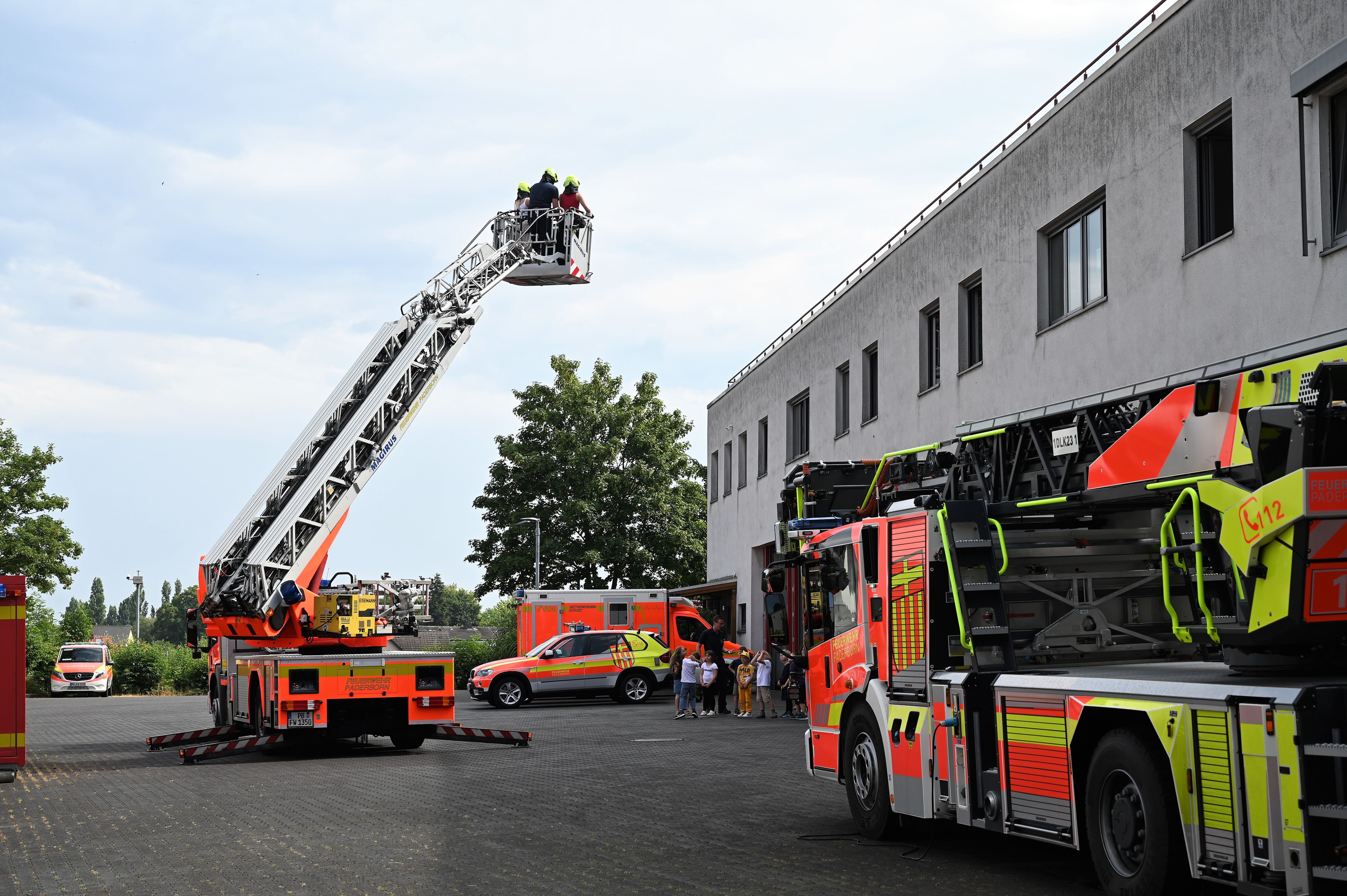 Freiwillige Feuerwehr Warburg Soll Neues Drehleiterfahrzeug Bekommen