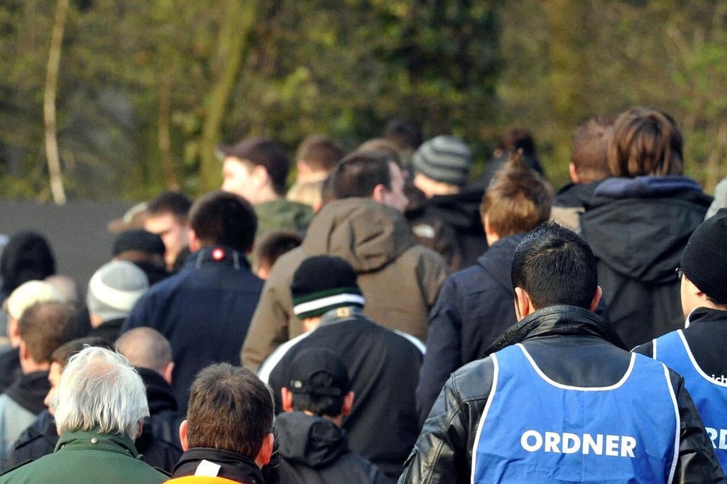 Gefährliche Körperverletzung in westfälischer Kreisliga: Fan attackiert  Ordner mit Regenschirm