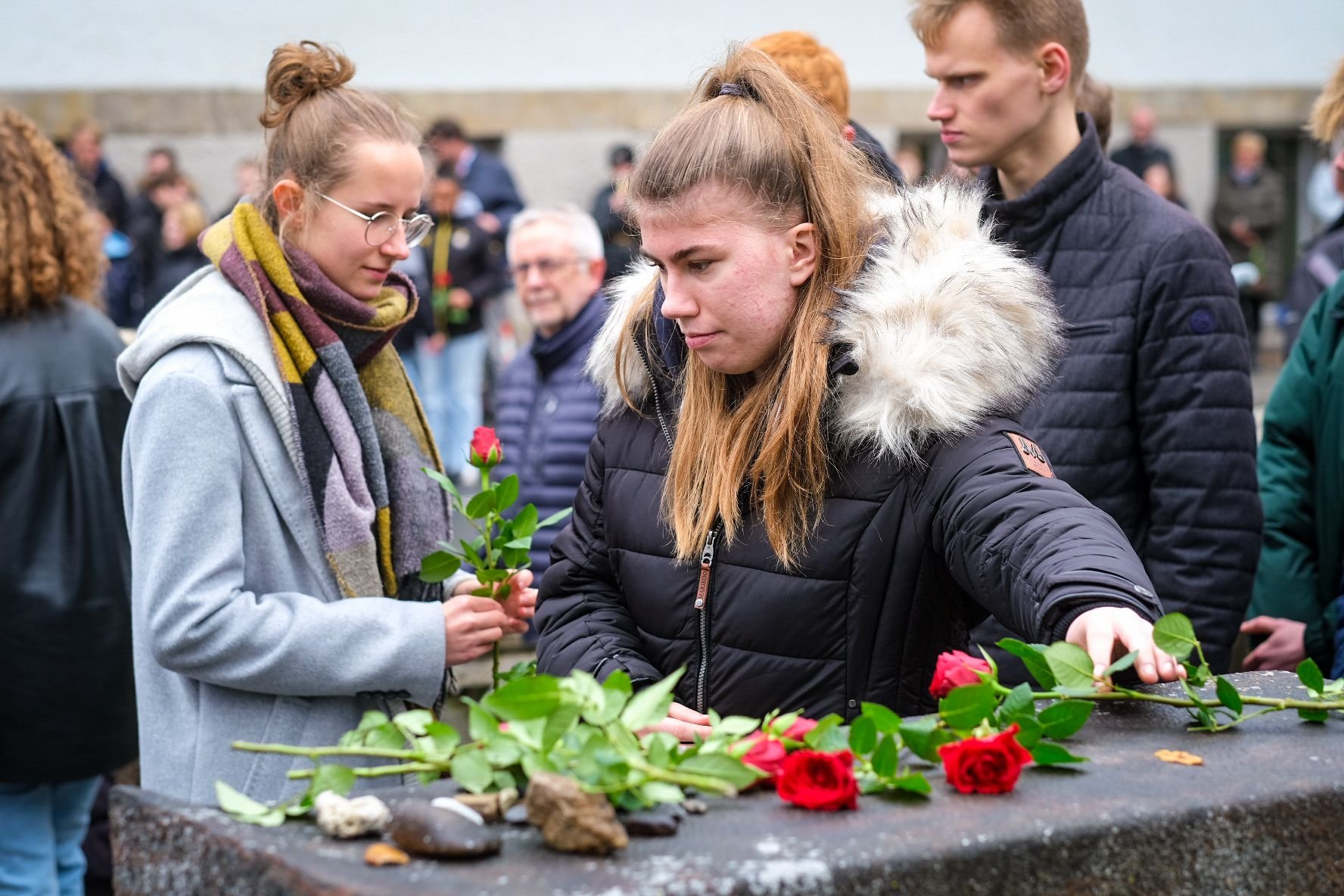 120 Schüler Gedenken In Bünde Der Opfer Der Pogromnacht Vor 85 Jahren