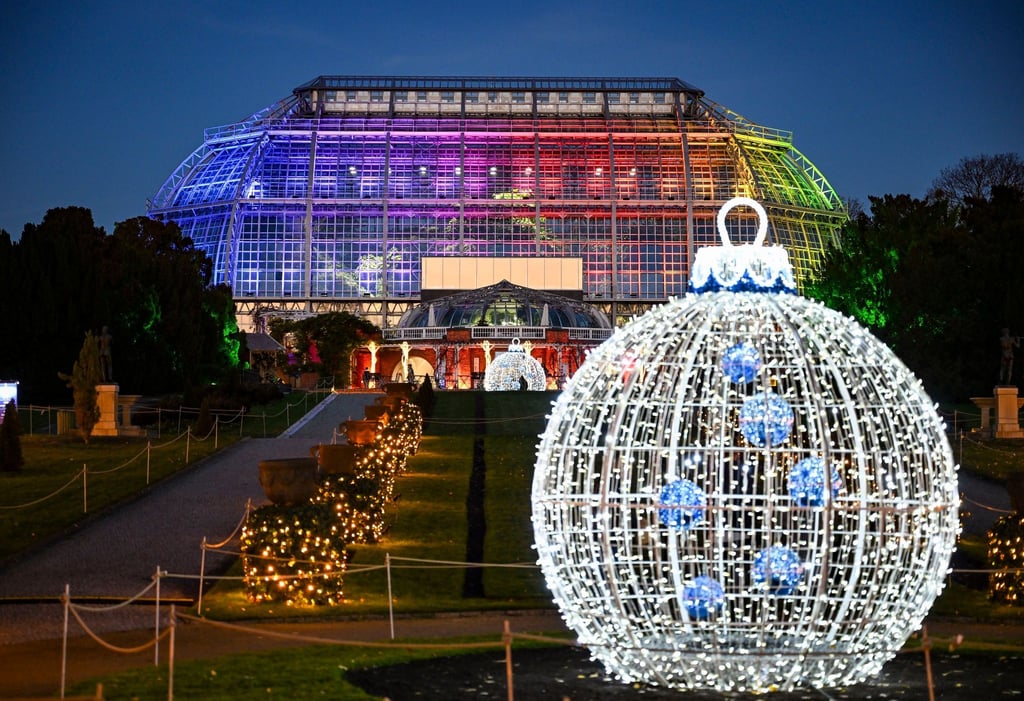 Rundwege mit Lichtkunst «Christmas Garden» in vielen Orten