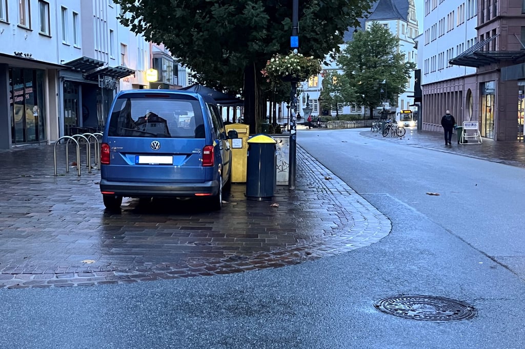 Paderborn Mercedes rast mit Tempo 170 über den Stadtring