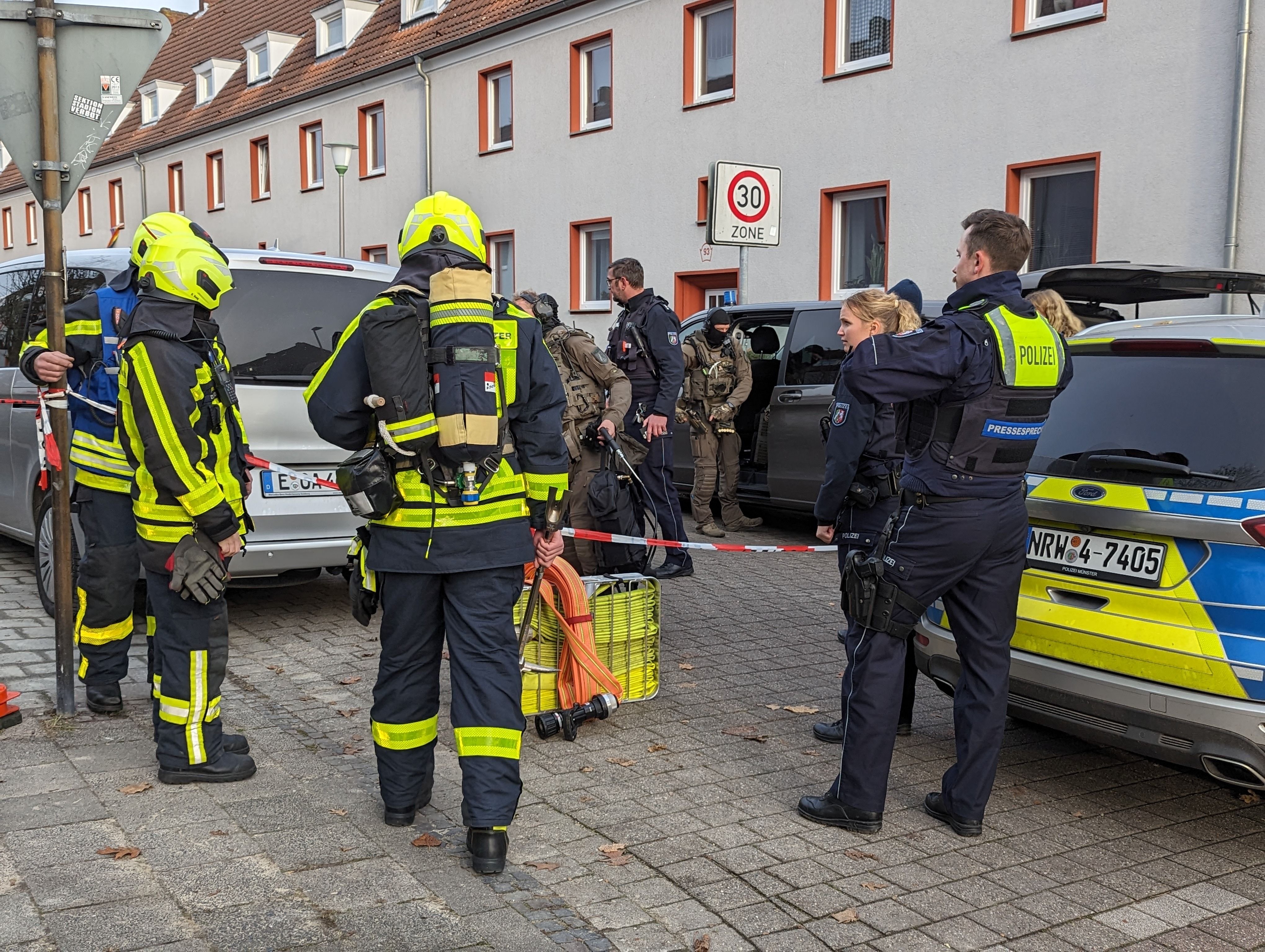 SEK-Einsatz In Münster: Mann Drohte Wohnung Anzuzünden