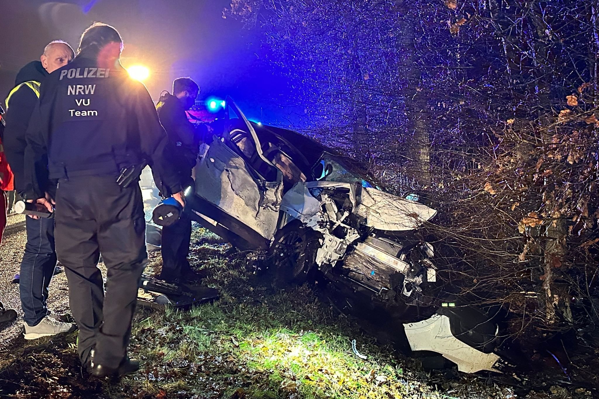 Nach Unfall Mit Drei Toten Noch Keine Hinweise Auf Ursache