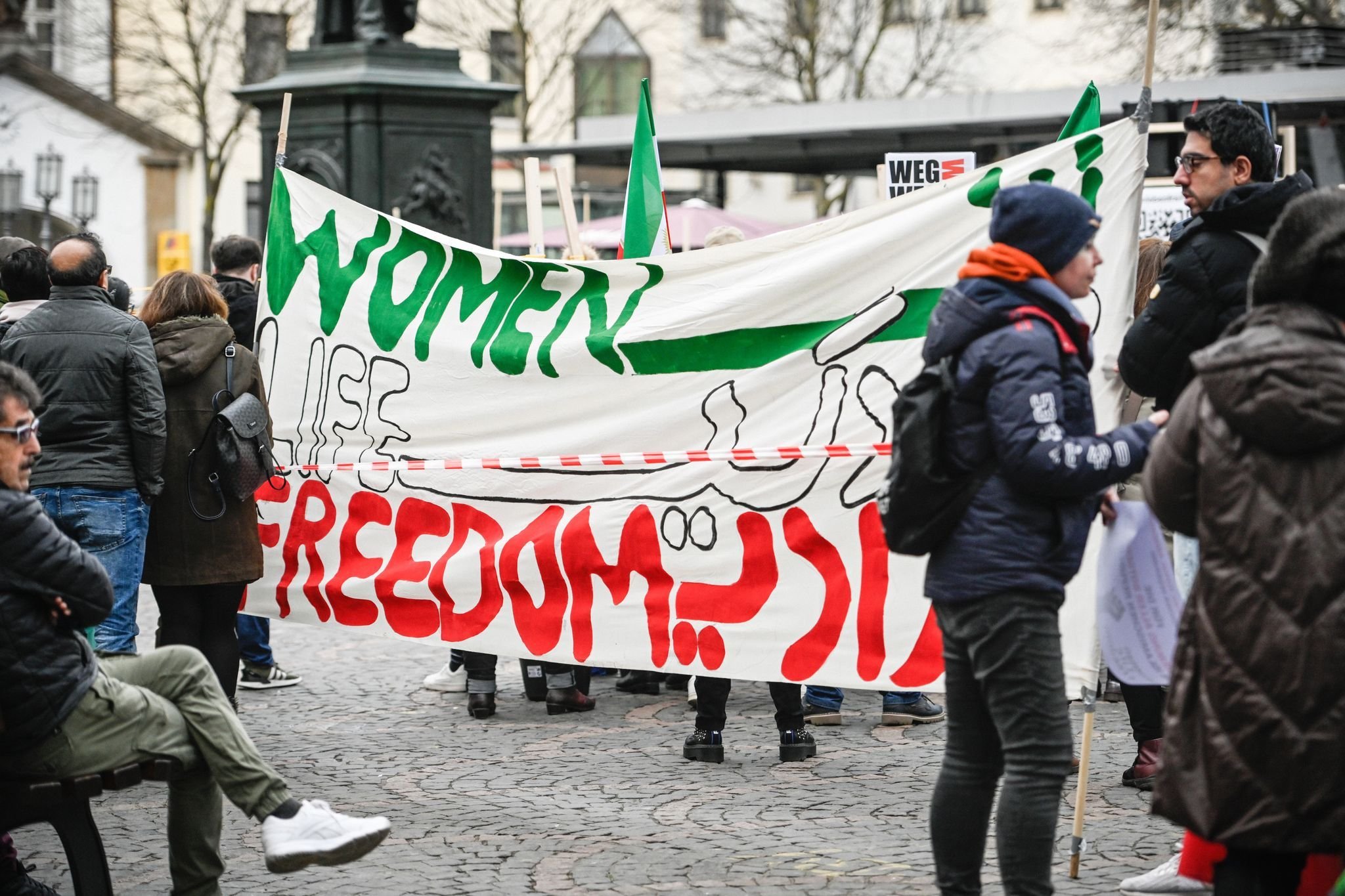 Menschenrechtler Fordern Kurswechsel In Deutscher Iran-Politik