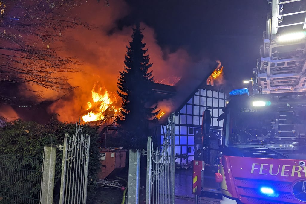 Bad Oeynhausen: Fachwerkhaus völlig ausgebrannt