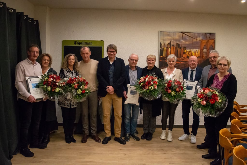 Firma Gockel in Warburg verschenkt Reisen an treue Mitarbeiter