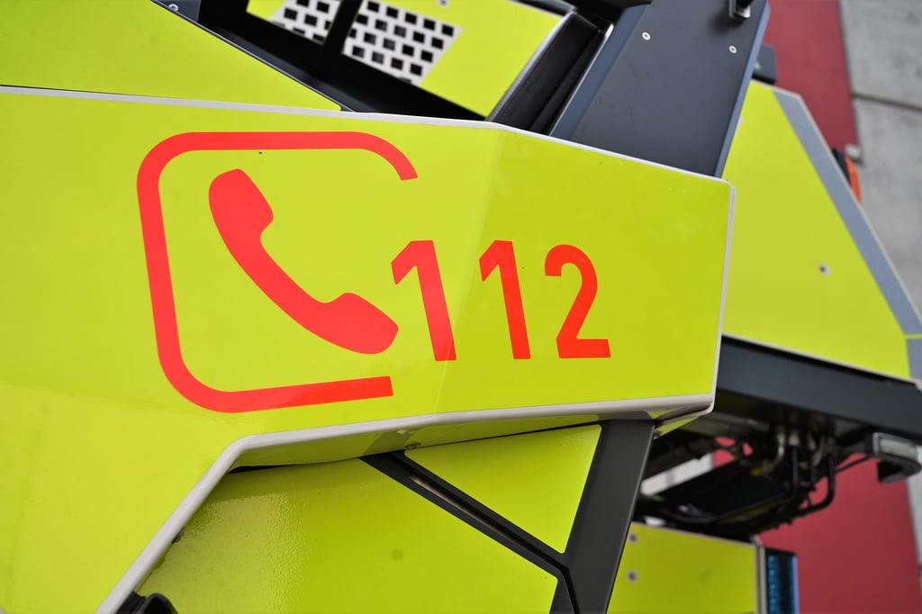 Gasgrill brennt im Kellereingang in Schwaney