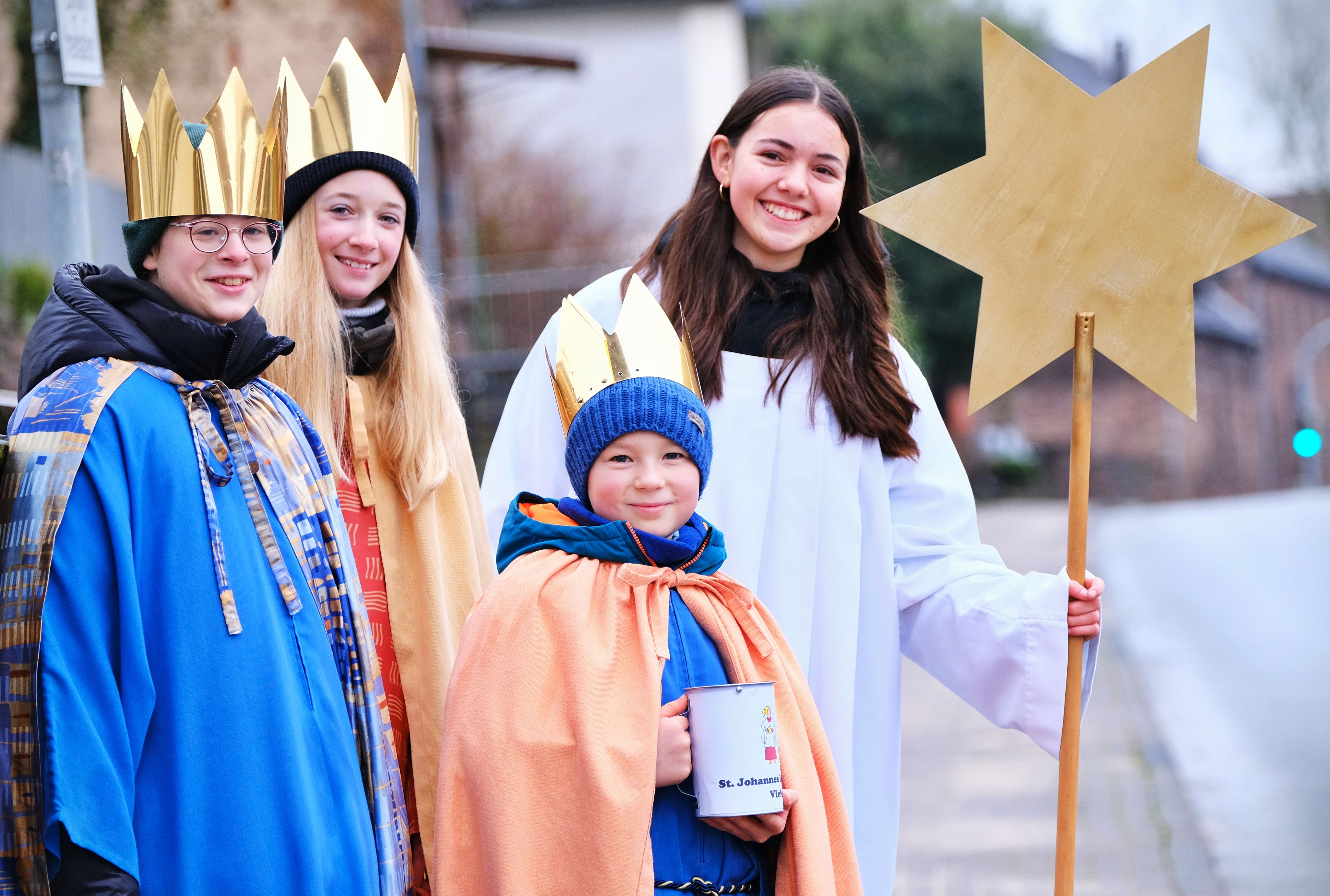 Kreis Höxter: Sternsinger Ziehen Von Haus Zu Haus