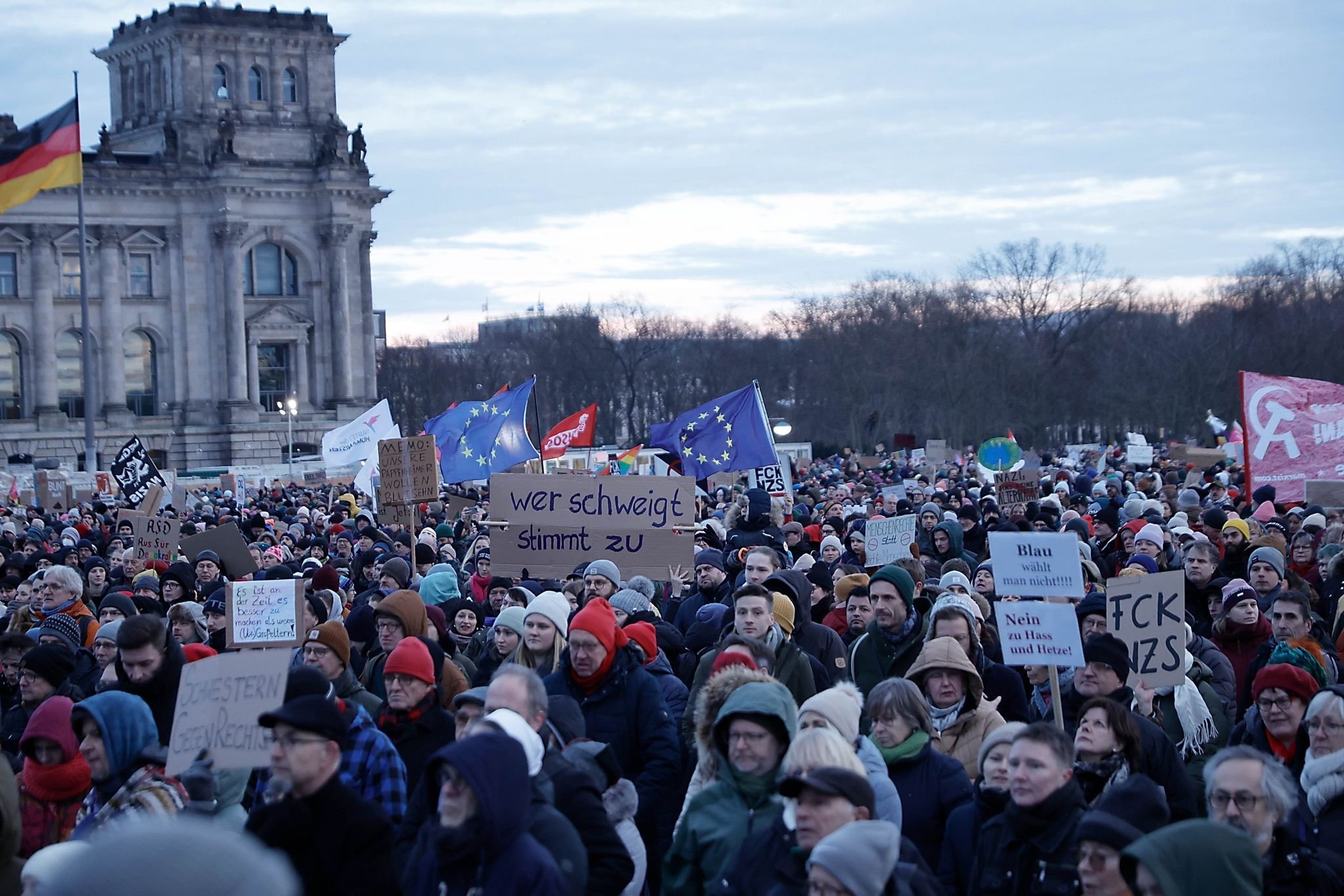 Hunderttausende Demonstrieren Gegen Rechts