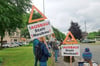 In Vlotho protestieren Bürger seit Jahren gegen einen möglichen Trassenneubau für die ICE-Strecke von Bielefeld nach Hannover quer durch die Region.