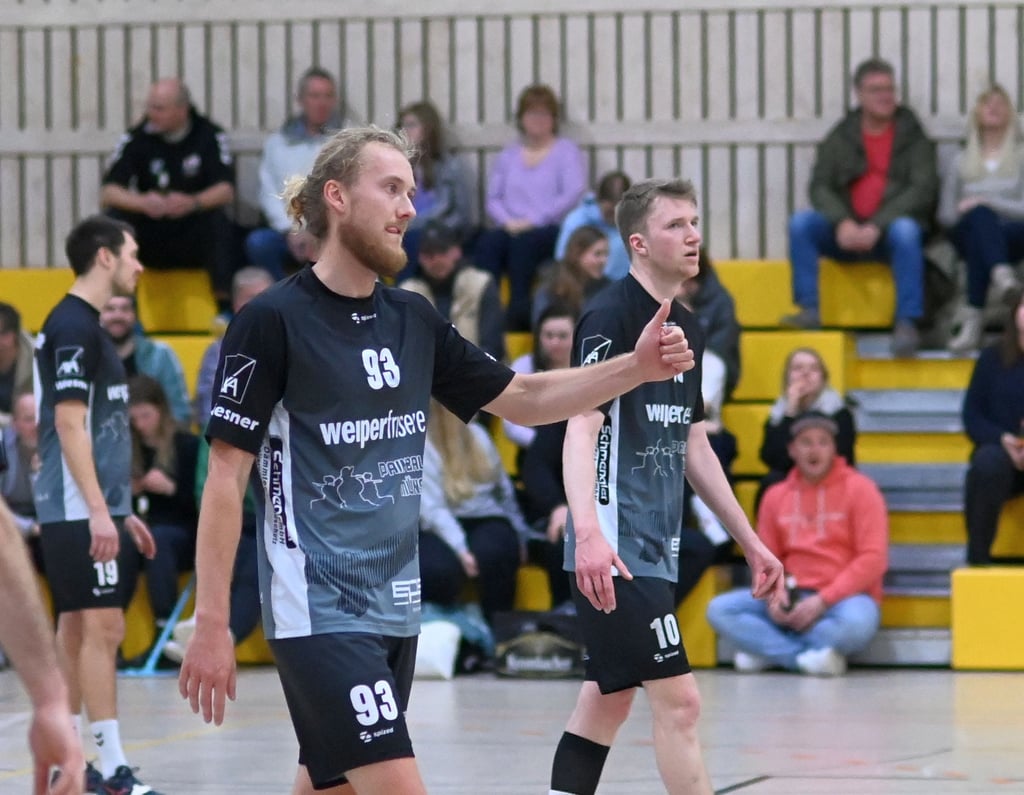 Super gemacht: David Brinkgerd lobt einen Mitspieler.
