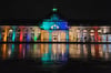 Auch das GOP-Varieté Bad Oeynhausen hat sich an der Demonstration für ein buntes Bad Oeynhausen beteiligt. Am Samstagabend (3. Februar) wurde die Fassade des Kaiserpalais' im Kurpark Bad Oeynhausen in den Farben des Regenbogens angestrahlt.