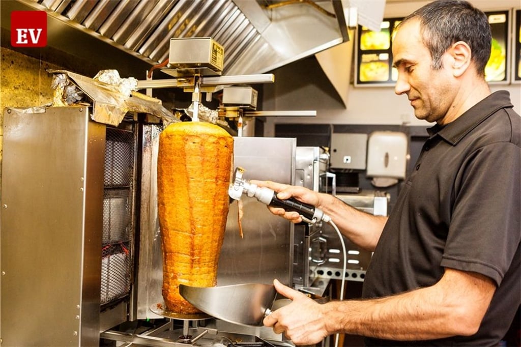 Eine Gyrospita kann wie eine Brücke sein