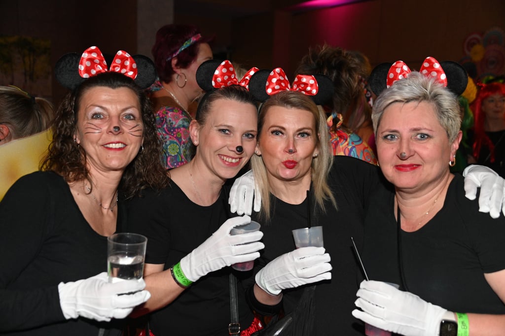 Fotostrecke So schön war die Party der HuxariaHexen in Höxter 2024
