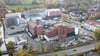 Das Antonius-Krankenhaus in einer Luftaufnahme. Die GmbH, die Johanniter (Lukas-Krankenhaus) und die Alexianer führen Gespräche, um die Gesundheitsversorgung in Gronau auszurichten.