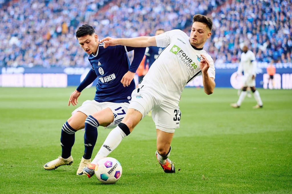Schalke sauve un point dans un match sauvage contre Paderborn