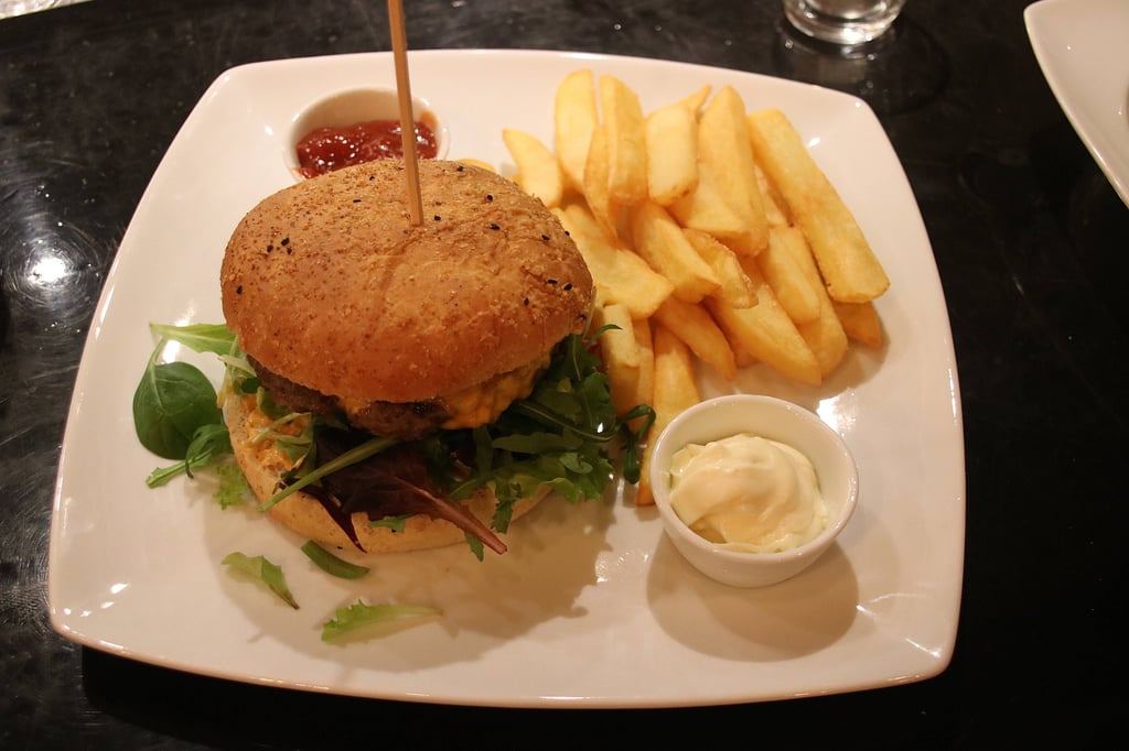 „Appetit auf Ahlen“ Besuch im „Meat & Greet“ am Marktplatz