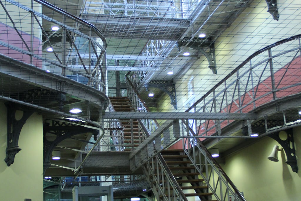 Angeklagte aus Münster gestehen versuchte Vergewaltigung in JVA Herford