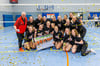 Die Volleyballerinnen der SG Sendenhorst umjubeln ihren Aufstieg.