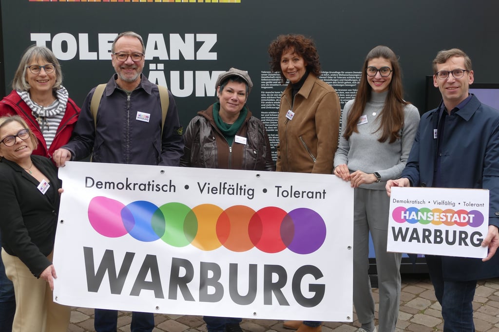 Buntes Warburg hat jetzt auch ein buntes Logo