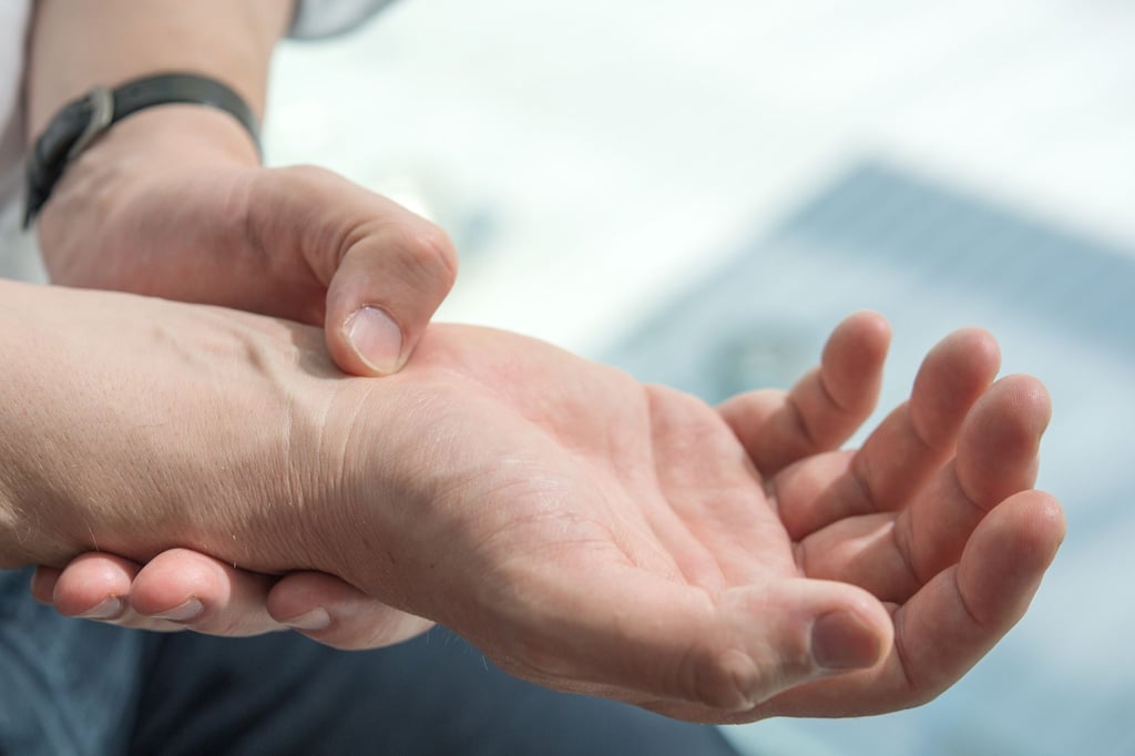 Kribbelnde Finger? Was Hinter Dem Karpaltunnelsyndrom Steckt