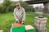 Wolfgang Melchers ist Imker und züchtet in Steinfurt Bienen. Aktuell verkauft er einige Bienenvölker.