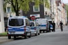 Die Polizei hat etwa 20 Fans am Sonntagmittag (14. April) an der August-Bebel-Straße zur Personalienfeststellung eingekesselt.