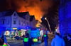 Spektakulärstes Feuer war vergangenes Jahr der große Wohnhausbrand am 27. Januar 2023 an der Heeper Straße. Elf Bewohner wurden dabei von der Feuerwehr gerettet, nachdem ihnen der Weg durchs lichterloh brennende Treppenhaus versperrt war.