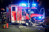 Bei einem schweren Unfall mit einem Rettungswagen sind in Bielefeld sechs Menschen verletzt worden.