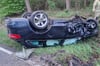 Eines der beteiligten Fahrzeuge überschlug sich bei dem Unfall auf der L830 zwischen Milte und Warendorf.