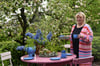 Rita Falkenstein (65) betreibt seit 2013 ihr Café Blumenkränzchen am Ortsausgang von Nottuln. Der Geheimtipp ist längst keiner mehr, kommen doch Gäste aus dem gesamten Münsterland und sogar aus dem Ruhrgebiet zu ihr.