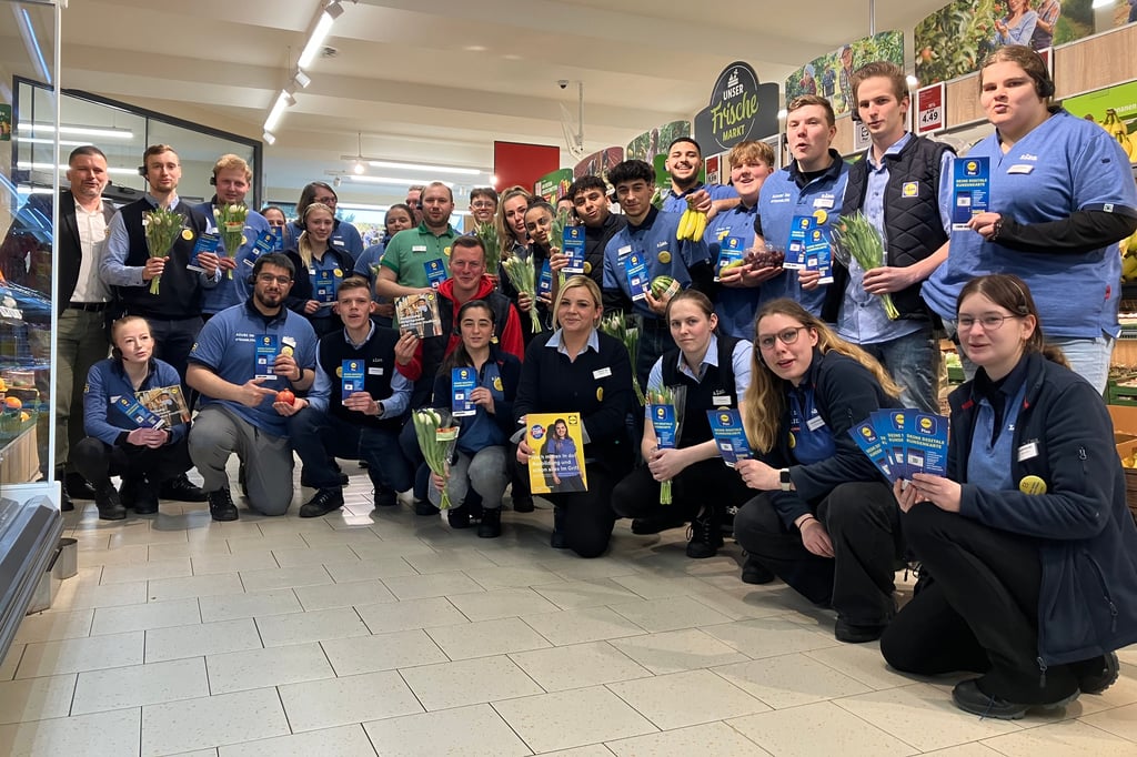 Azubis übernehmen die Leitung im Lidl an der Hammer Straße.