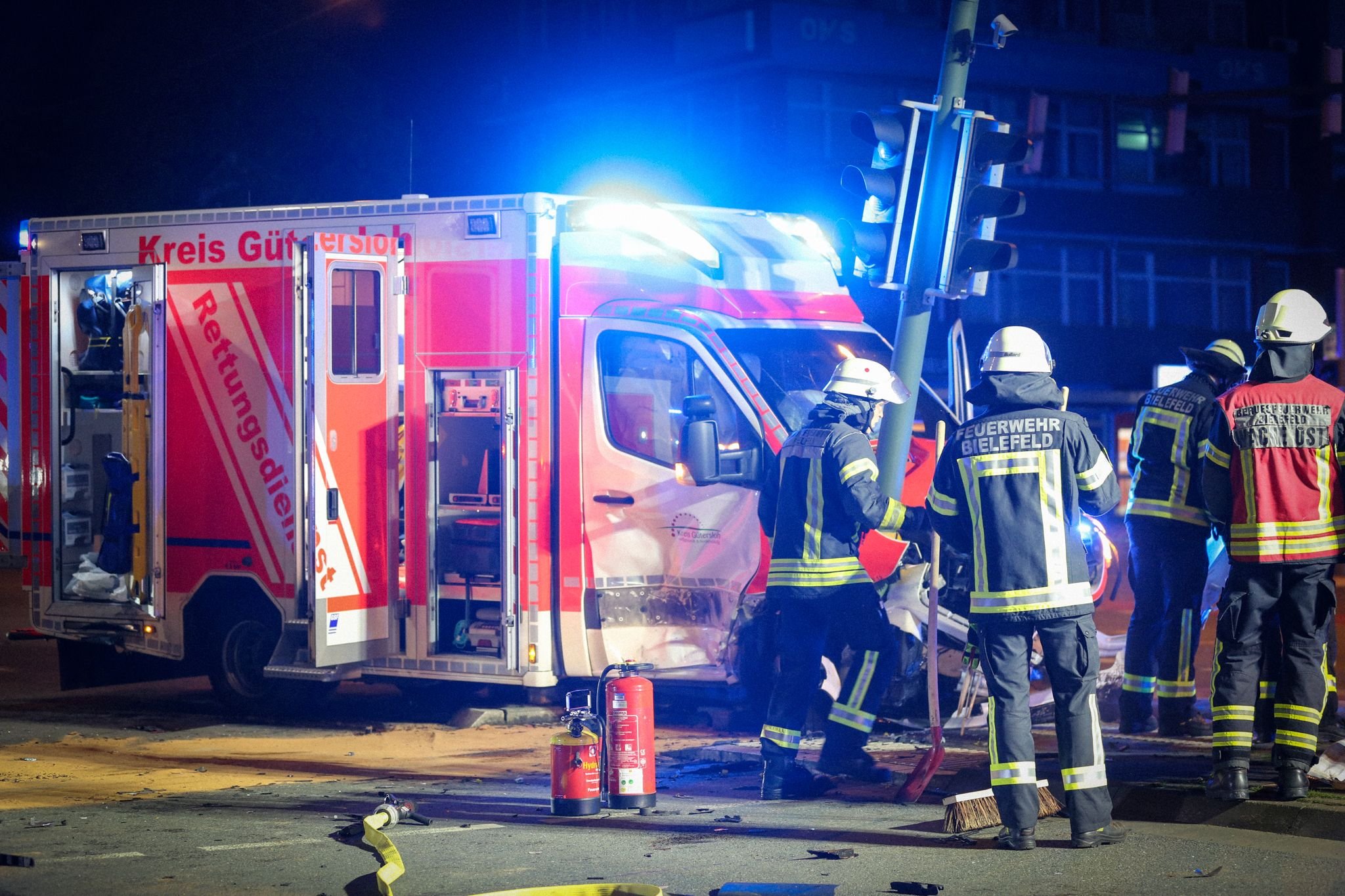 Bielefeld: Schwerer Unfall Mit Rettungswagen