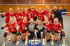 Aufstieg! Nach dem Rückspiel gegen Mesum in eigener Halle feierten Spielerinnen und Trainer von Union Lüdinghausen 2 den Einzug in die Oberliga.