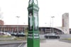 Eine 100 Jahre alte Persil-Uhr, eine Werbe-Ikone des Waschmittelherstellers Henkel, steht auf dem Gelände des Hafenmarktes  in Münster.