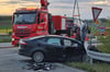 Unfall an der Kreuzung B252/B7 in Warburg: Zwei Menschen sind am Donnerstagabend (25. April 2024) verletzt worden.