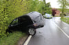 Im Straßengraben endet am Mittwochnachmittag (24. April) die Alkoholfahrt eines 28-jährigen Autofahrers aus Bad Salzuflen auf der Bielefelder Straße in Spenge.