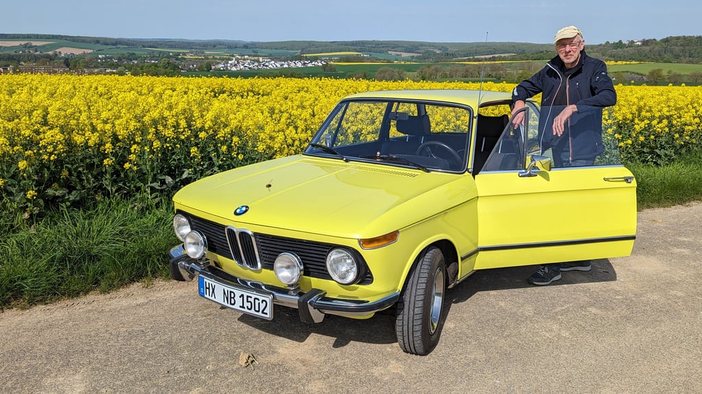 Oldtimerfreund Norbert Behre hat seinen BMW 1502 inerhalb von zwei Jahren restauriert. Er gehört seit etwa einem Jahr zu den Oldtimer-Freunden-Brakel.