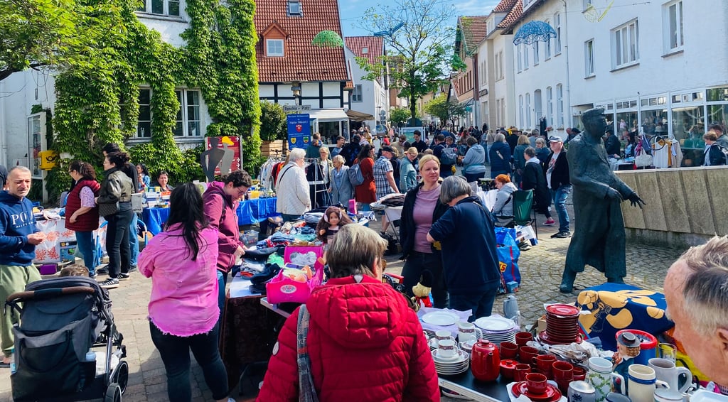 Halle Super Resonanz auf großen HIWFlohmarkt