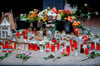In der Nähe des Tatorts haben viele Paderborner Anteil genommen und zahlreiche Blumen und Kerzen abgelegt, um ihre Trauer über das Todesopfer kund zu tun.