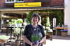 Gabi Hensmann ist mit ihrem Blumengeschäft in der oberen Marktstraße die zweite Generation der Grevener Blumendynastie Hensmann, die ihre Mutter Maria 1958 gegründet hat.