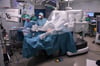 Bestimmte komplexe Operationen will Gesundheitsminister Karl-Josef Laumann nicht mehr in allen Krankenhäusern durchführen lassen. Das Foto zeigt eine roboterunterstützte Magernverkleinerung am Klinikum Lippe.