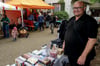 Organisator Daniel Pecnik auf dem Flohmarkt in Wolbeck.