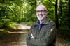 Peter Wohlleben ist Deutschlands wohl bekanntester Förster. Der Spiegel-Bestseller-Autor hat mehrere Bücher über das Ökosystem Wald geschrieben,  einen Podcast und die Waldakademie gegründet. Im Interview erläutert er, warum die Egge sich fachlich als Nationalparkkulisse eignet und wo die Chancen liegen.