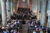 Die Markuspassion von Komponist Stefan Heucke wurde am Pfingsmontag in der Apostelkirche unter Leitung von Konrad Paul aufgeführt und vom Publikum bewegt gefeiert.