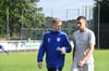 Die Eper Trainer Jan Sundermann (l.) und Niklas Niehuis freuen sich auf einen treffsicheren Neuzugang.